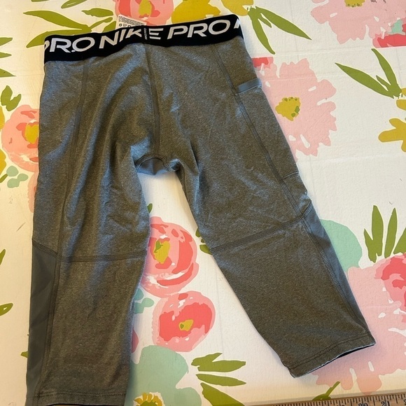 Nike Pro Dri-Fit Kids Boys 3/4-Length Athletic Tights XS - Picture 2 of 4